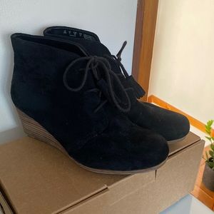 Dr. Scholl’s Dakota Wedge Ankle Bootie